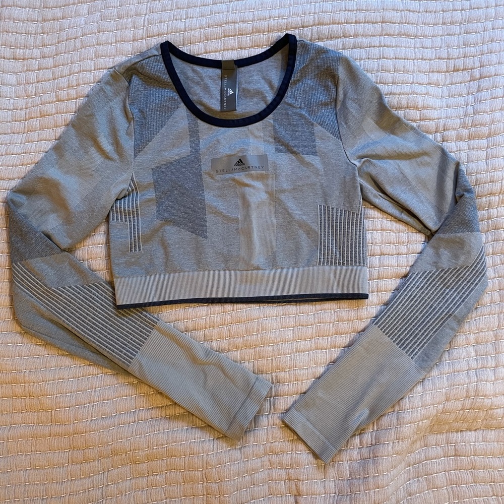 Cropped workout top